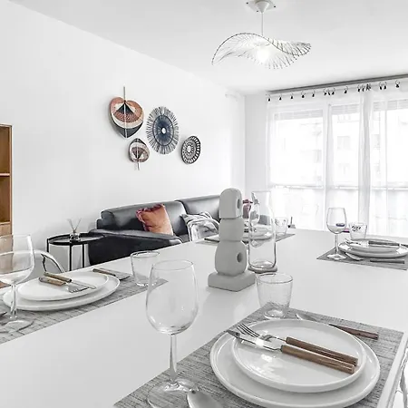 게스트하우스 Homey Coloc Dolce - Proche Gare Et Tram, Balcon, Wifi 앵빌리