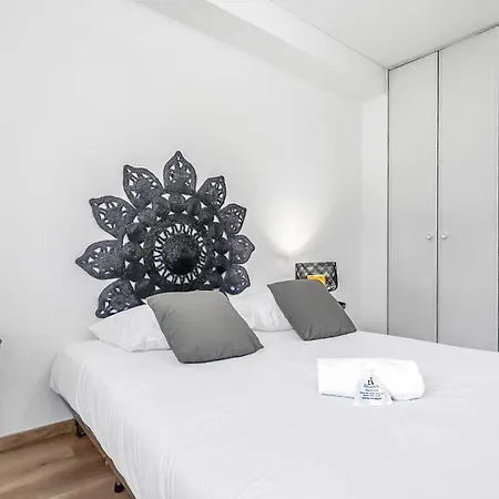 Homey Coloc Dolce - Proche Gare Et Tram, Balcon, Wifi 게스트하우스 앵빌리